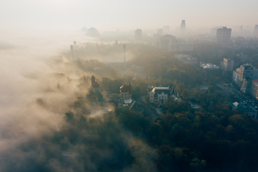 Antysmogowy sukces Tarnowa bez zakazów. Czy Kraków wybrał złą drogę?